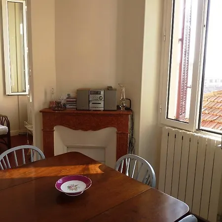 Old Town Charming Balcony Apartment *