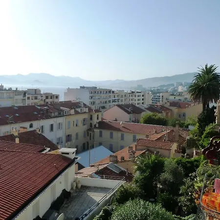 Old Town Charming Balcony Apartment