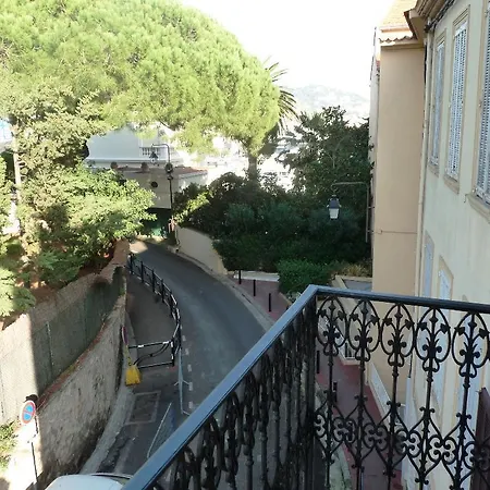 Charming 2 Bed With Balcony Located In Old Town Easy Walk To The Palais And Beaches 120 Apartmán Cannes